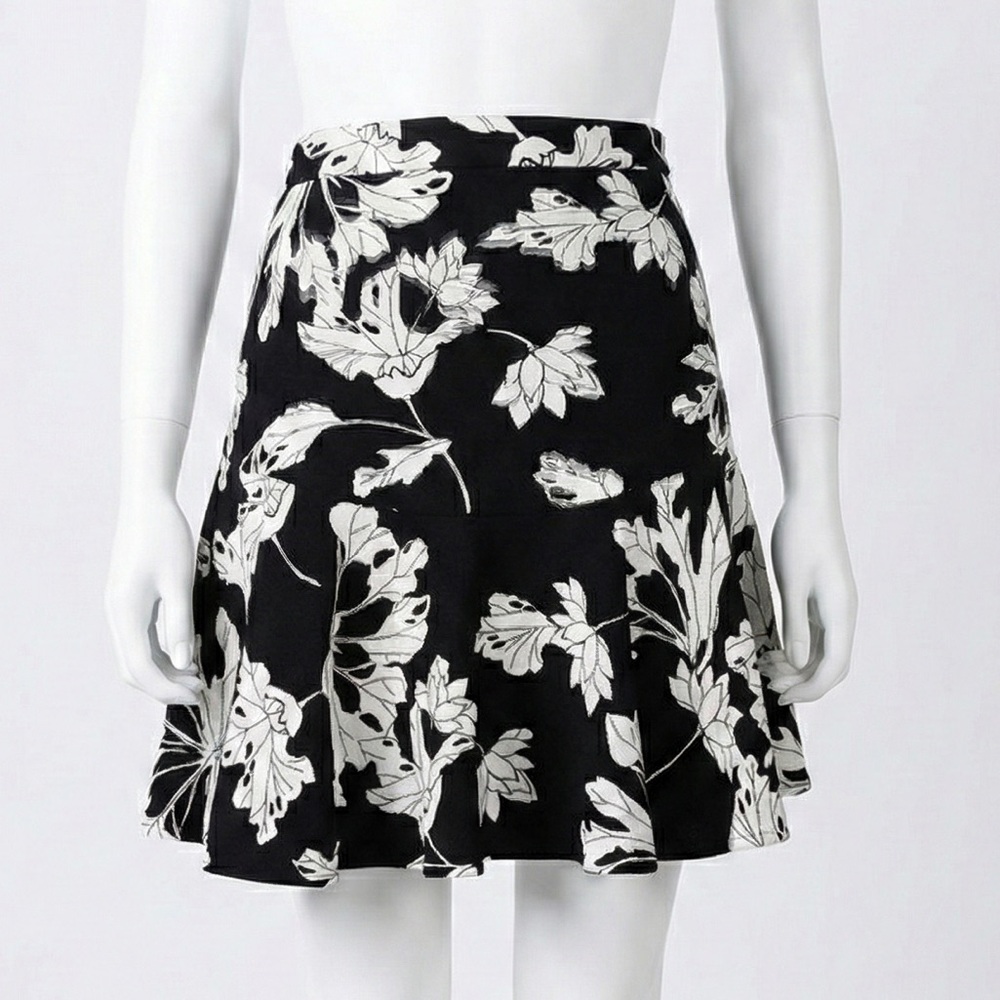 Banana Republic Size 8 Black White Leaf Print Fluted Midi Skirt Career Workwear